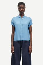 Load image into Gallery viewer, Majan Short Sleeve Shirt (8247556997328)
