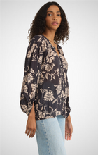 Load image into Gallery viewer, Wren Ari Floral Blouse (8248046452944)
