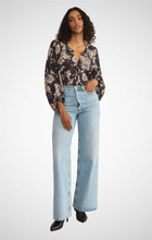 Load image into Gallery viewer, Wren Ari Floral Blouse (8248046452944)
