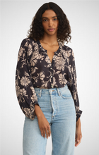 Load image into Gallery viewer, Wren Ari Floral Blouse (8248046452944)
