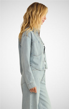 Charger l&#39;image dans la galerie, All Day Cropped Denim Jacket (8248046158032)
