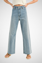 Charger l&#39;image dans la galerie, Straight Wide Leg Denim Pants (8229682872528)
