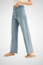 Charger l&#39;image dans la galerie, Straight Wide Leg Denim Pants (8229682872528)
