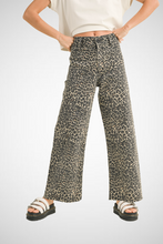 Load image into Gallery viewer, Leopard Print Pants (8229698437328)
