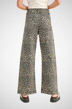 Load image into Gallery viewer, Leopard Print Pants (8229698437328)
